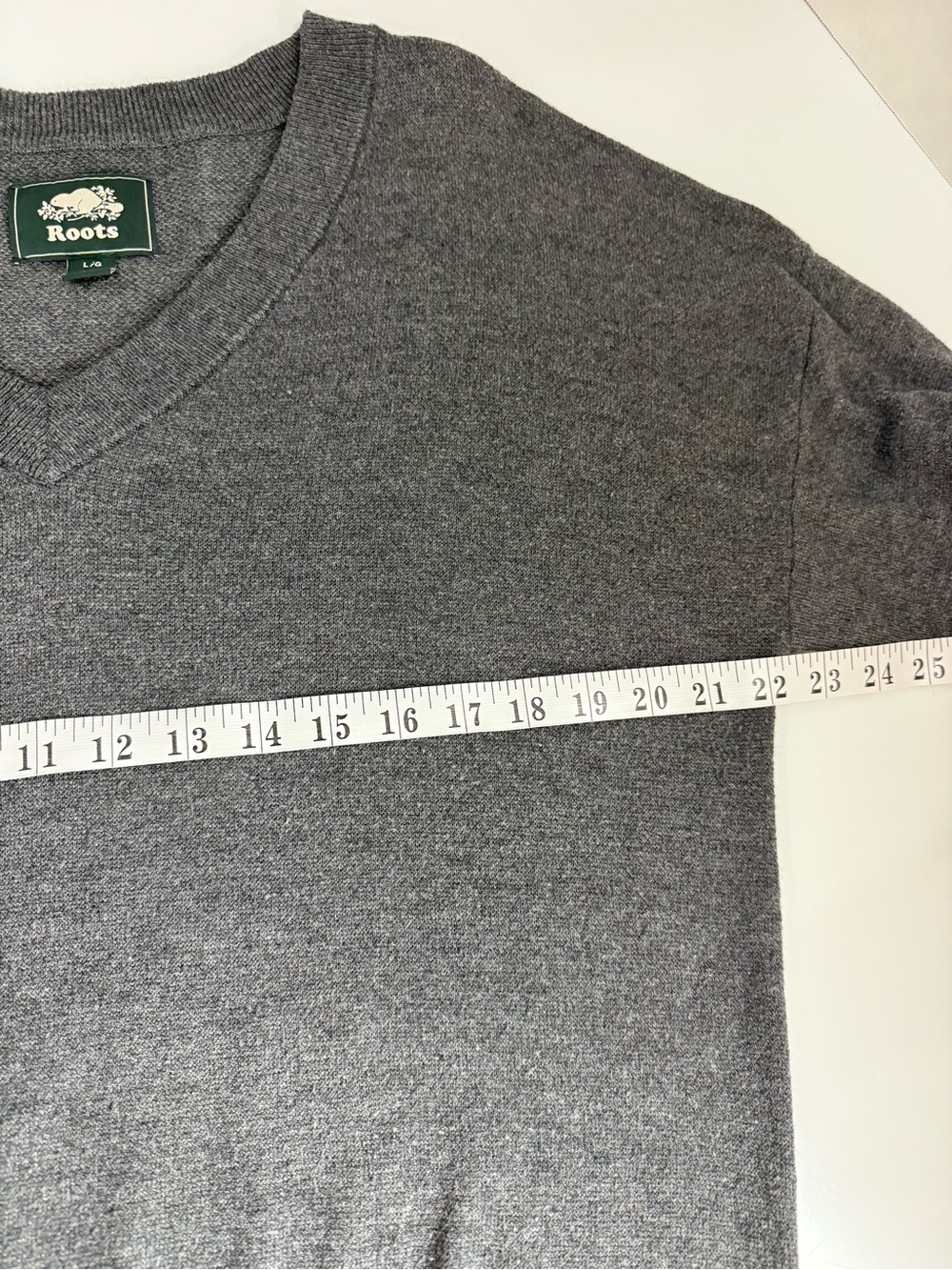 Roots V-Neck Pullover Sweater Charcoal Gray Wool Blend Size Large - Picture 5 of 9